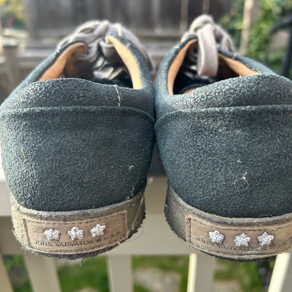 John Varvatos Dark GreySuede Footwear